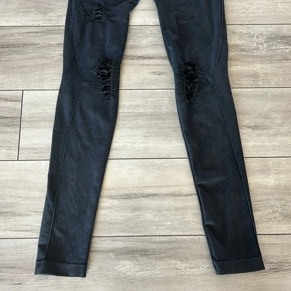 Sweet Taluna Gray Leggings with ripped distressed Detail size XL NWT